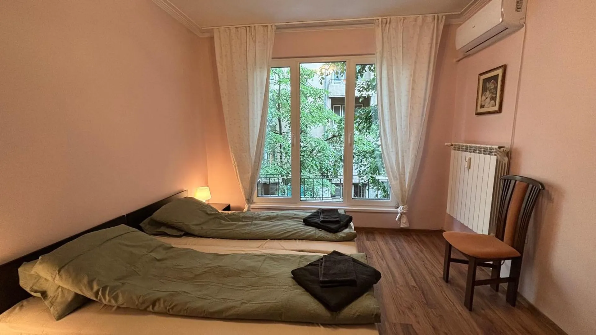 Lejlighed Quiet 2 Bedrooms Downtown Apart Sofia Bulgarien